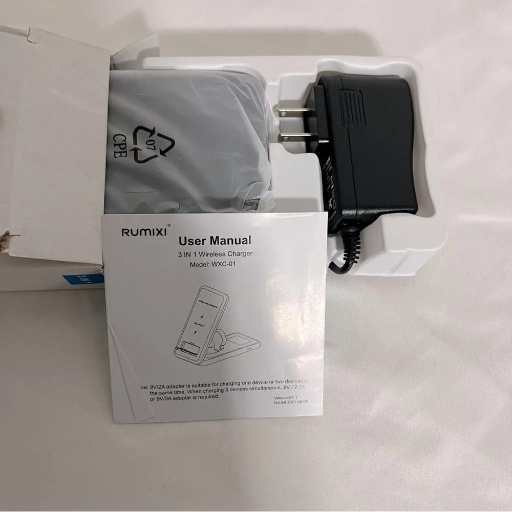 Foldable 3 n 1 Wireless Charger New It Can Charge A Phone, Watch Simultaneously